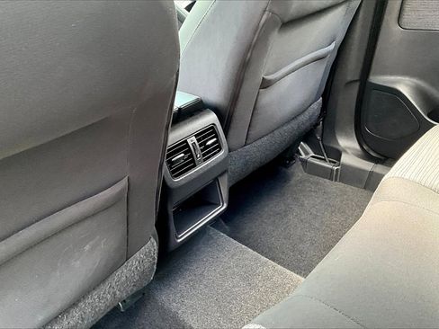 Used 2021 Nissan Rogue S image 10