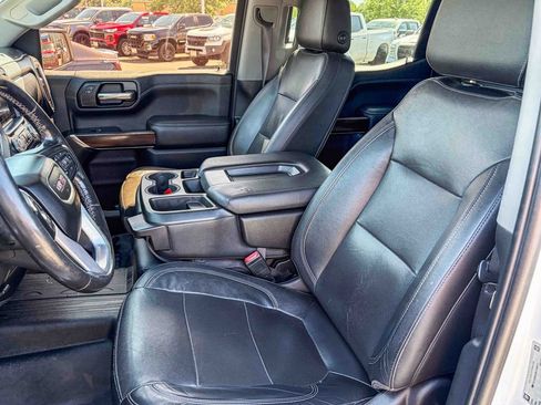 Used 2019 GMC Sierra 1500 SLT w/ X31 Off-Road Package AWD/4WD image 9