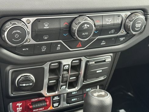 New 2026 Jeep Wrangler Unlimited Rubicon image 19