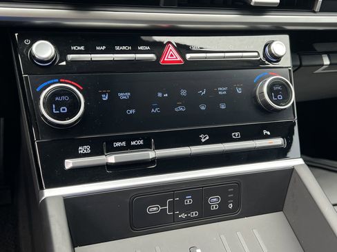 Used 2026 Hyundai Santa Fe SEL FWD image 16