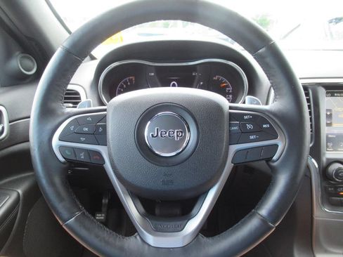 Used 2017 Jeep Grand Cherokee Altitude AWD/4WD image 23