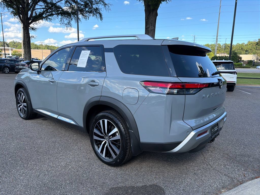 Used 2023 Nissan Pathfinder Platinum w/ Cargo Package AWD/4WD image 9
