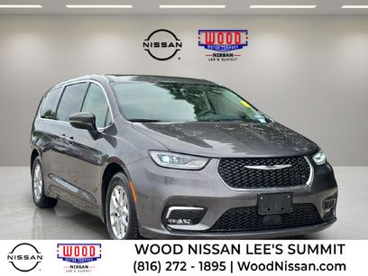 Used 2023 Chrysler Pacifica Touring-L