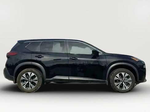 Used 2023 Nissan Rogue SV FWD image 2