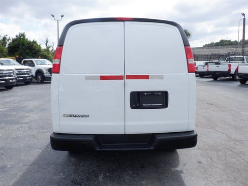 Used 2023 Chevrolet Express 2500 w/ Driver Convenience Package image 4