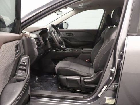 Used 2021 Nissan Rogue S image 11