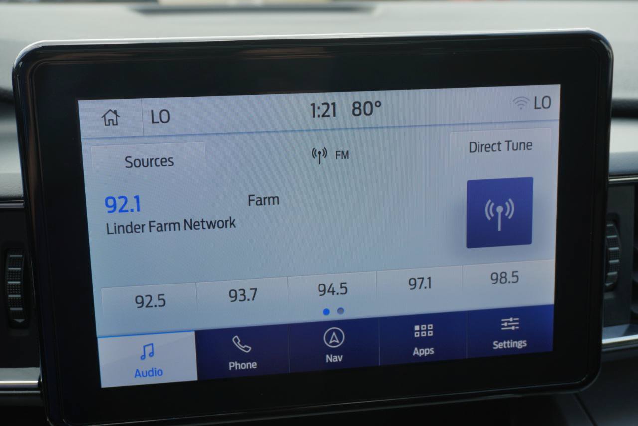 Used 2023 Ford Explorer XLT w/ Equipment Group 202A AWD/4WD image 17