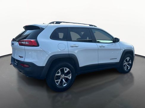 Used 2017 Jeep Cherokee Trailhawk AWD/4WD image 3
