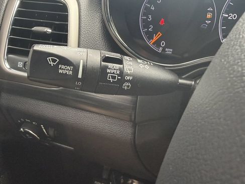 Used 2020 Jeep Grand Cherokee Altitude AWD/4WD image 27