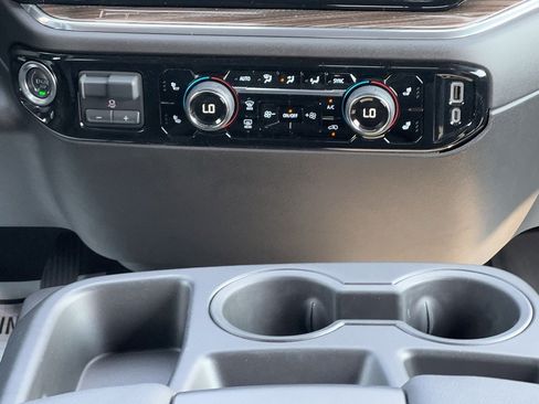 Certified 2024 Chevrolet Silverado 1500 LT AWD/4WD image 15