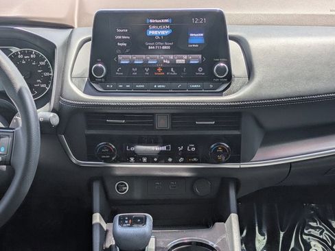 Certified 2023 Nissan Rogue SV FWD image 17