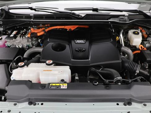 Used 2025 Toyota Sequoia Limited AWD/4WD image 32