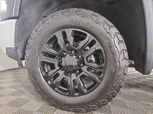 Certified 2025 Chevrolet Silverado 2500 LTZ w/ LTZ Plus Package image 31