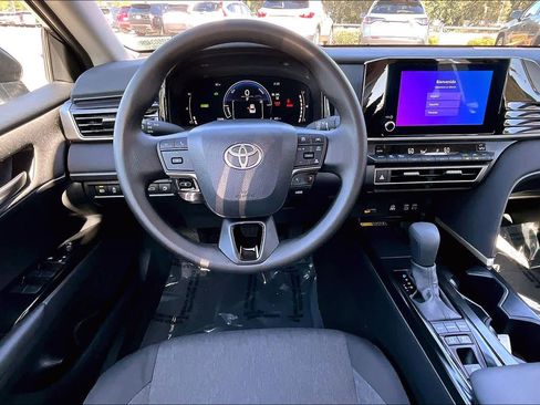 Used 2026 Toyota Camry LE FWD image 5