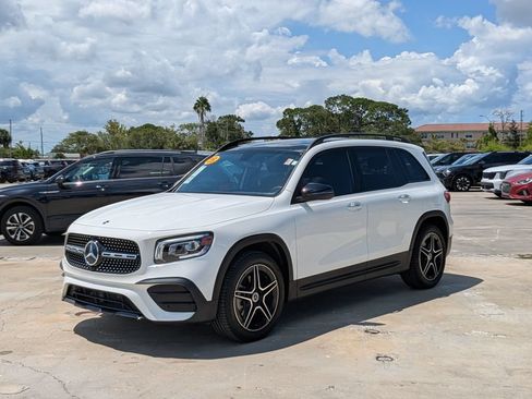 Used 2023 Mercedes-Benz GLB 250 image 4