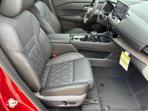 New 2026 Nissan Rogue Platinum w/ Platinum Premium Package AWD/4WD image 13