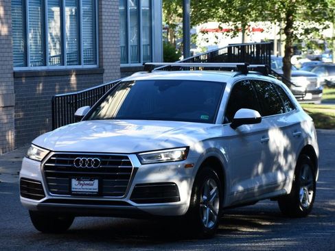 Used 2019 Audi Q5 2.0T Premium image 3