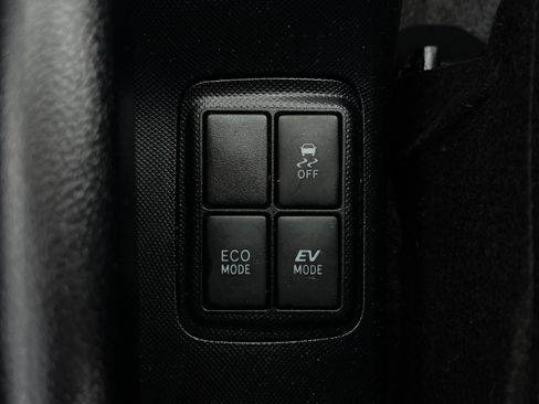 Used 2017 Toyota Prius C Four image 4