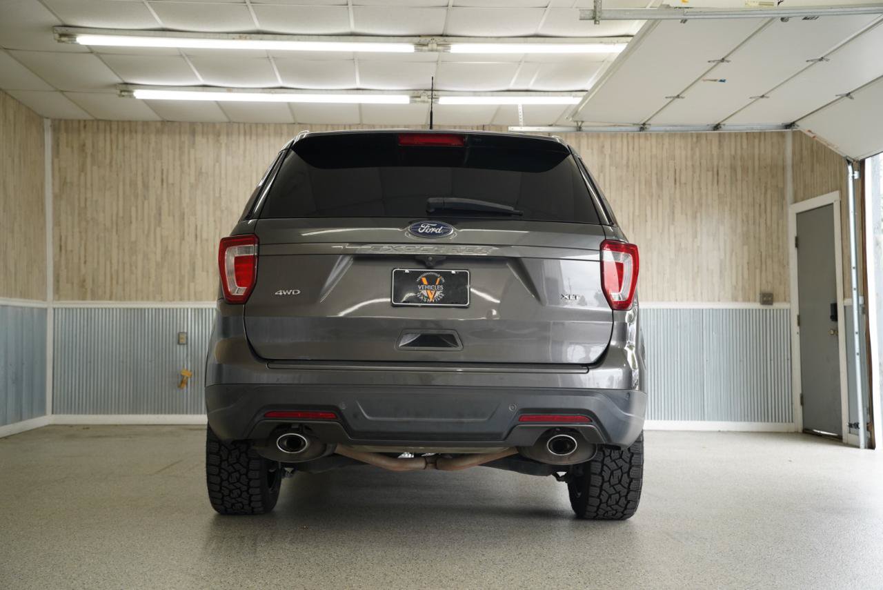 Used 2018 Ford Explorer XLT w/ Equipment Group 202A AWD/4WD image 8