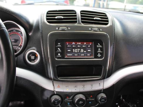 Used 2019 Dodge Journey SE w/ Connectivity Group image 25