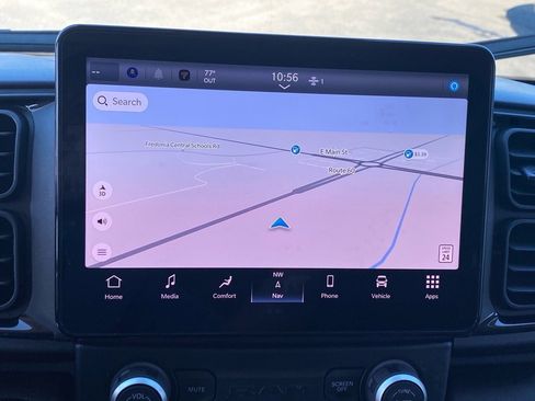 Used 2025 RAM ProMaster 2500 w/ Premium Convenience Group image 14