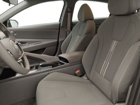 Used 2024 Hyundai Elantra SEL image 17