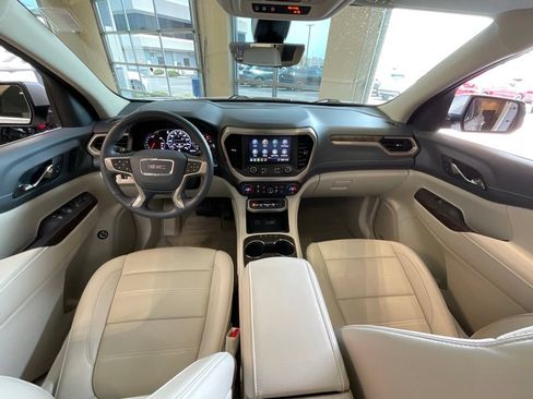 Used 2020 GMC Acadia Denali w/ Denali Ultimate Package AWD/4WD image 9