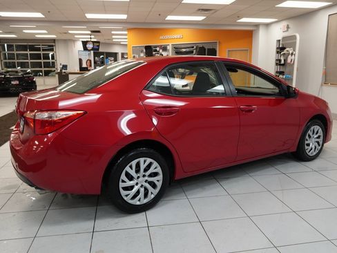 Used 2017 Toyota Corolla LE image 11