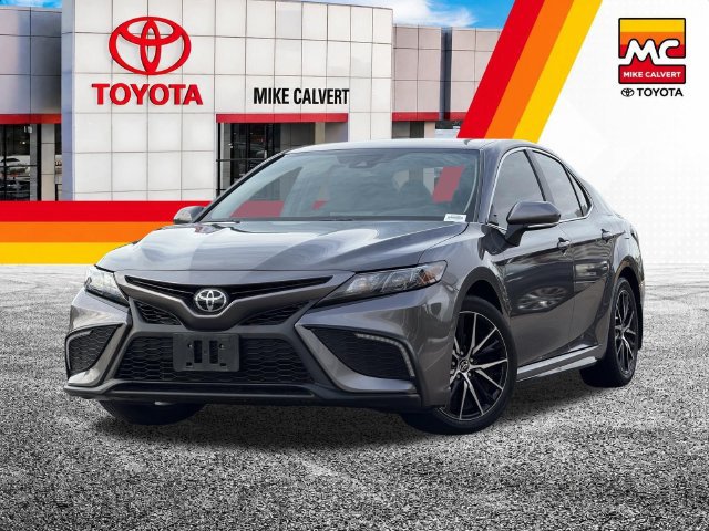 Used 2024 Toyota Camry SE FWD image 1