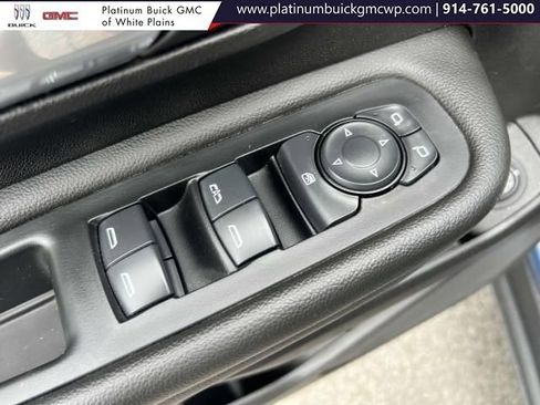 Used 2024 GMC Terrain SLE w/ Driver Convenience Package image 13