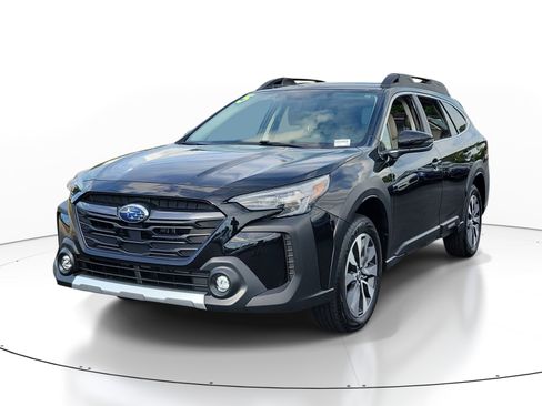 Used 2025 Subaru Outback Limited AWD/4WD image 3