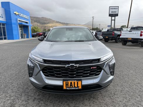 New 2025 Chevrolet Trax RS w/ Driver Confidence Package image 2