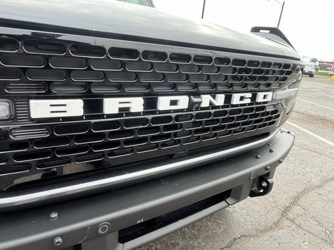 Used 2022 Ford Bronco Wildtrak AWD/4WD image 9