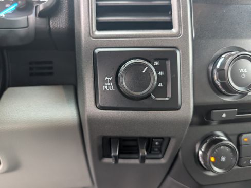 Used 2018 Ford F250 XL w/ Power Equipment Group AWD/4WD image 20
