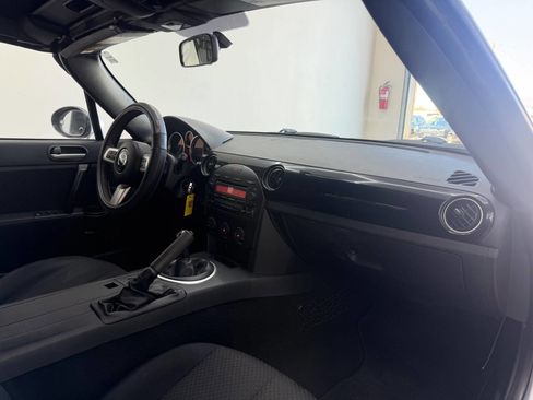 Used 2008 MAZDA MX-5 Miata Touring image 25