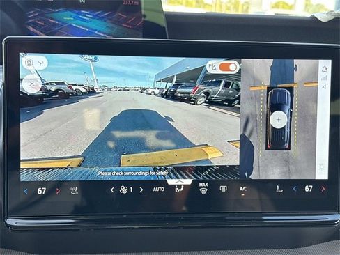 New 2025 Ford Expedition Active image 29