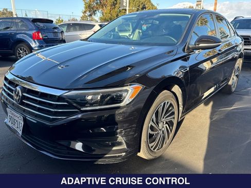 Used 2021 Volkswagen Jetta SEL Premium FWD image 2