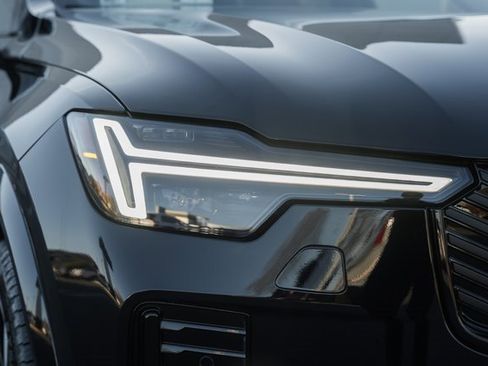 New 2026 Volvo XC90 B6 Ultra w/ Protection Package image 11