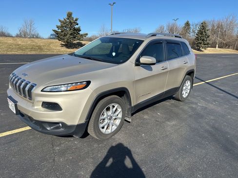 Used 2015 Jeep Cherokee Latitude image 3