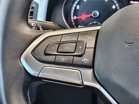 Used 2021 Volkswagen Atlas Cross Sport SE FWD image 24