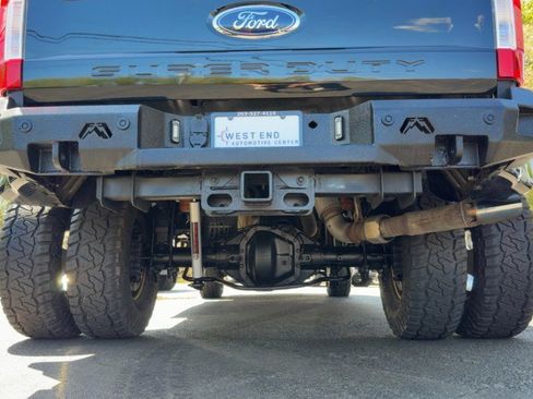 Used 2017 Ford F350 XLT w/ XLT Premium Package AWD/4WD image 24