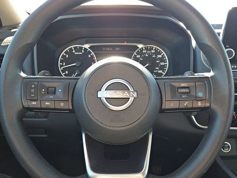 Used 2023 Nissan Rogue SV image 19