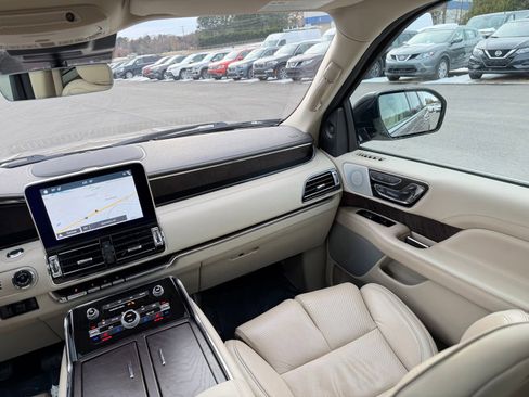 Used 2019 Lincoln Navigator L Reserve image 40
