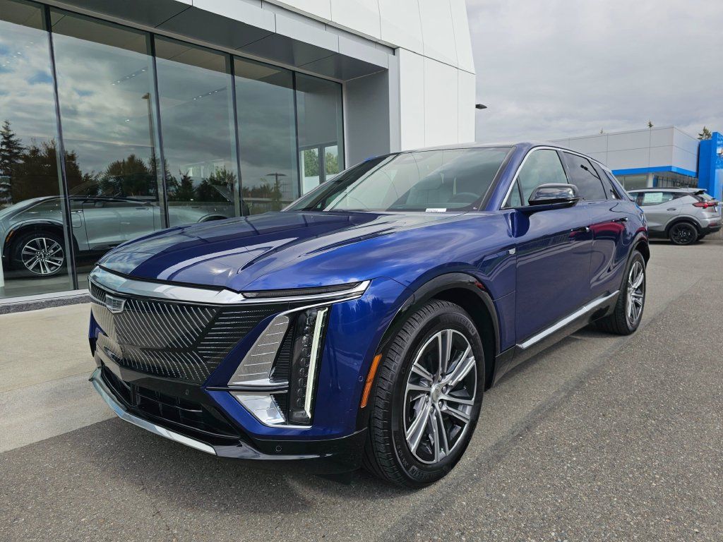 Certified 2024 Cadillac Lyriq Luxury AWD/4WD image 3