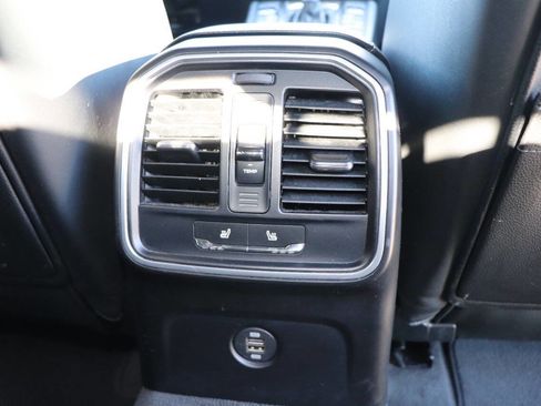 Used 2017 Porsche Macan image 39