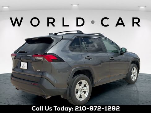 Used 2021 Toyota RAV4 XLE FWD image 7