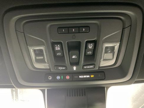 Used 2025 Chevrolet Silverado 1500 ZR2 w/ Technology Package image 22