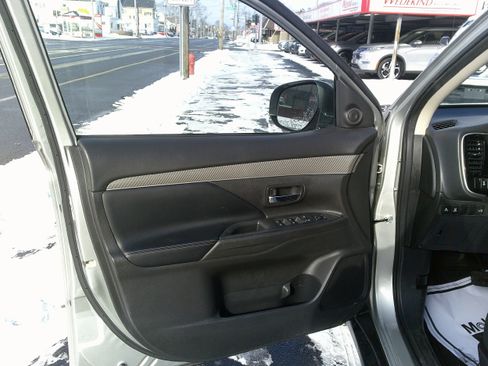 Used 2020 Mitsubishi Outlander SEL image 16