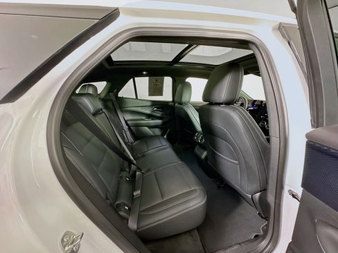 Used 2024 Chevrolet Blazer EV LT AWD/4WD image 31