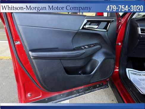 Used 2024 Mitsubishi Outlander SE image 11